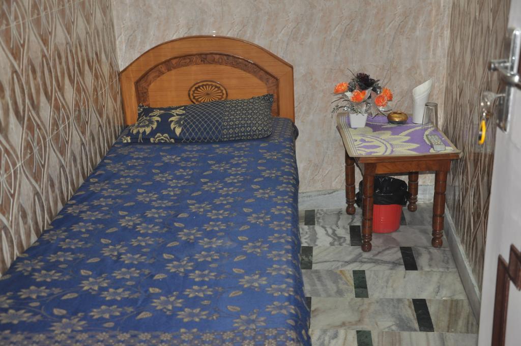 Hotel Pari Jalandhar Bagian luar foto