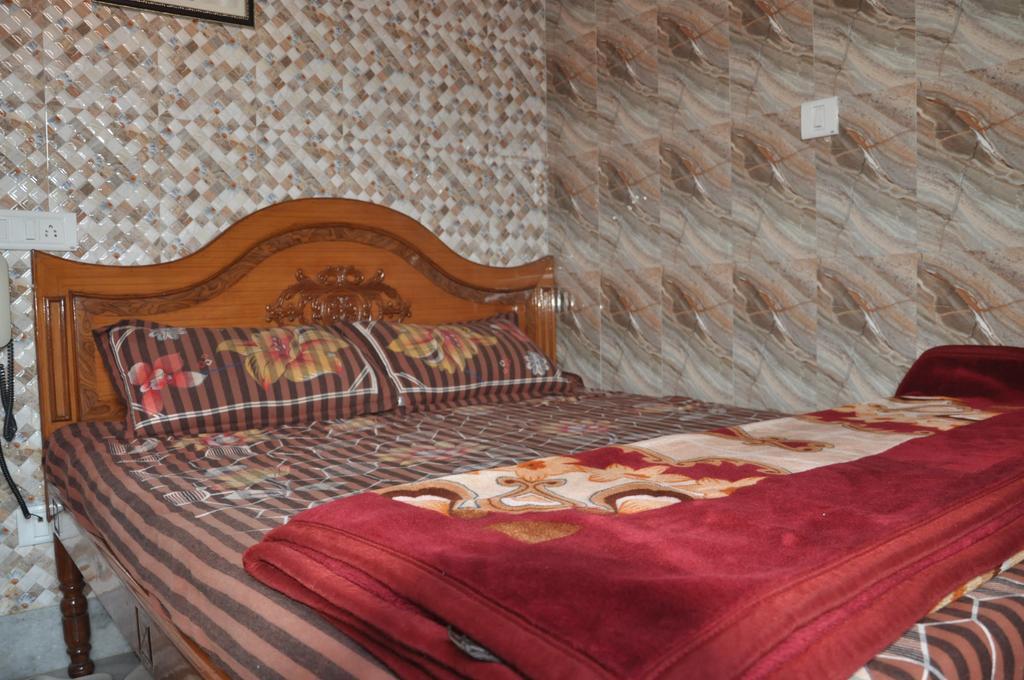 Hotel Pari Jalandhar Bagian luar foto