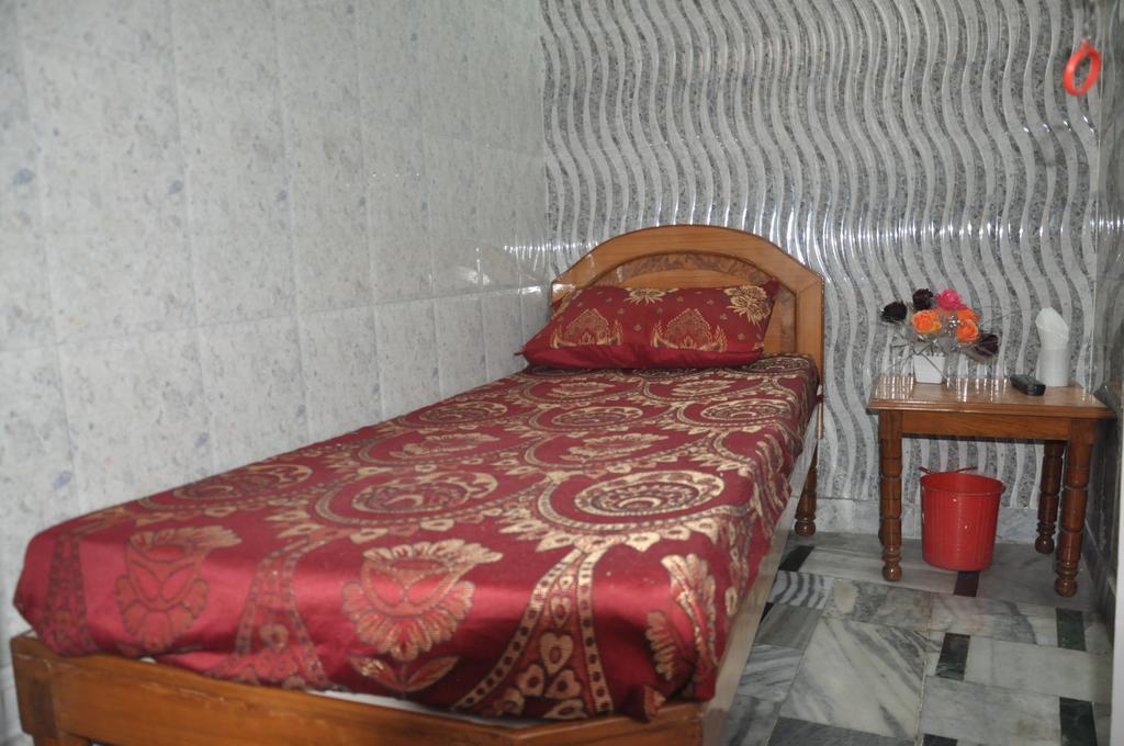 Hotel Pari Jalandhar Bagian luar foto