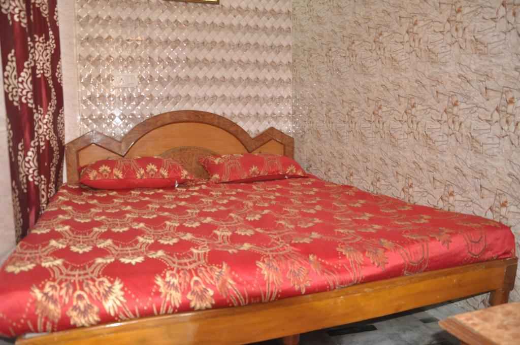 Hotel Pari Jalandhar Bagian luar foto