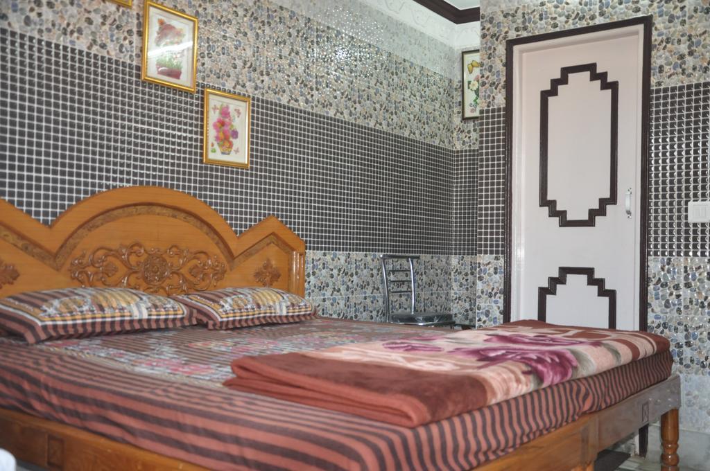 Hotel Pari Jalandhar Bagian luar foto